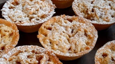 Apple Crumble Tarts  x 12
