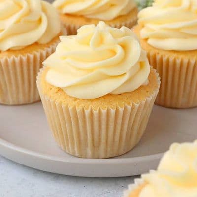 Vanilla Cupcakes x 12